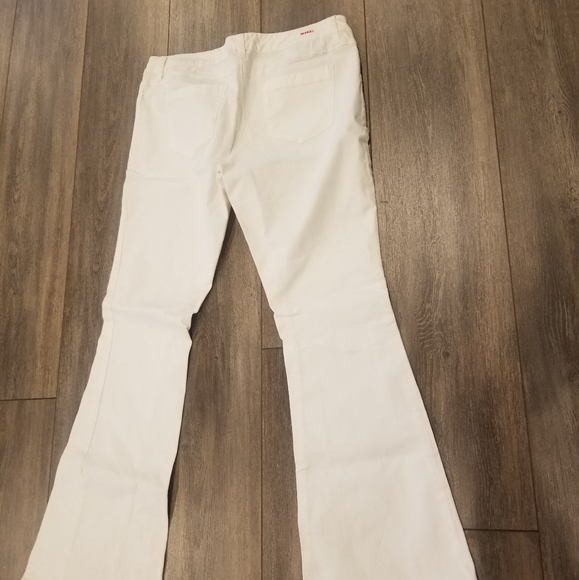 Jeans - Picture 2 of 6